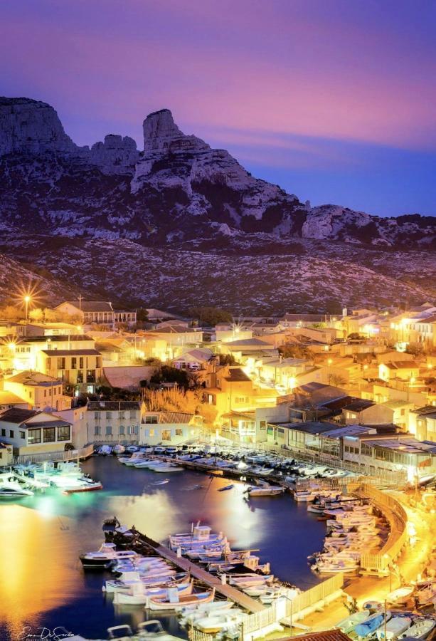 Hébergement de vacances Maison Chaleureuse Au Coeur Des Calanques De + Jardin. *