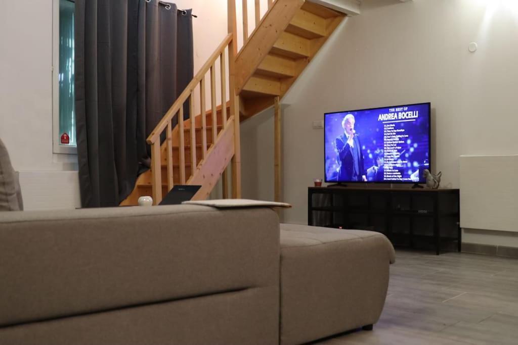 Pavillon En Loft 87 M 10e, Jacuzzi Apartment Marseilles