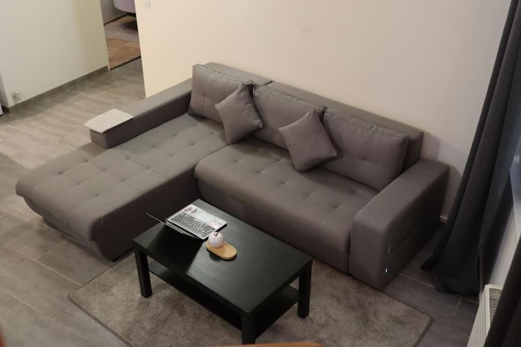 Pavillon En Loft 87 M 10e, Jacuzzi * Marseilles