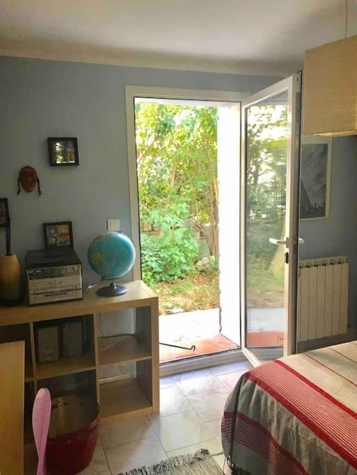 Calme Grand Jardin Bord De Mer. Parking Villa Marseilles