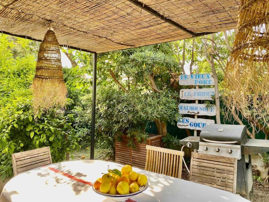 Calme Grand Jardin Bord De Mer. Parking *