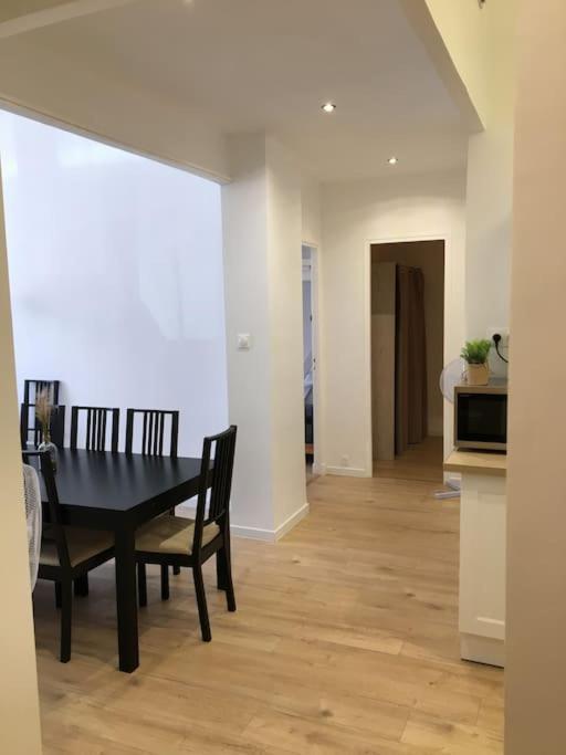 Apartment Flc - St Charles 100 M, 10 Guests 3 - Box En Sus