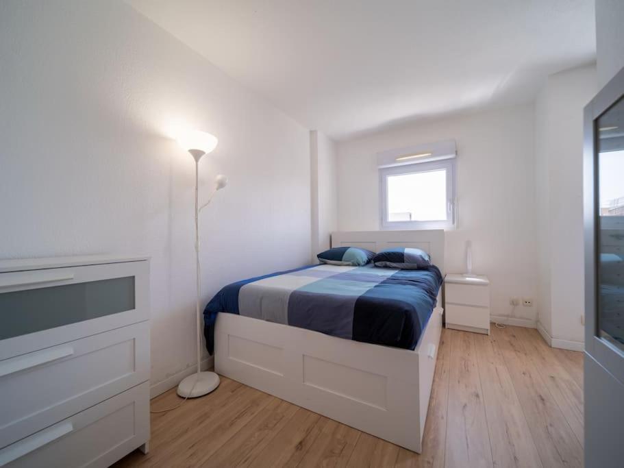 Appartement Equipe Climatise Terrasse Hopital De La Timone Marseille