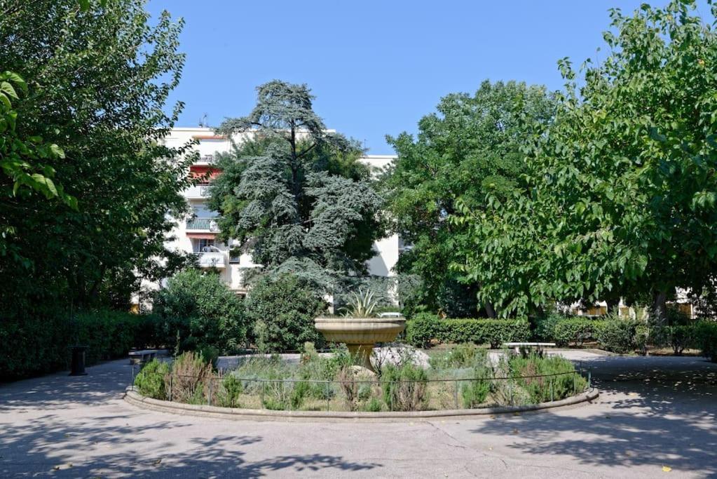Apartment T4 Avec 3 Et Balcon A Mazargues Marseille