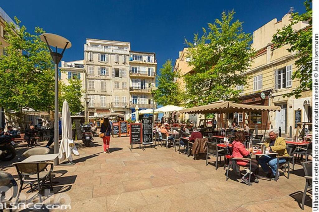 Olive, Place De Lenche Au Panier Apartment