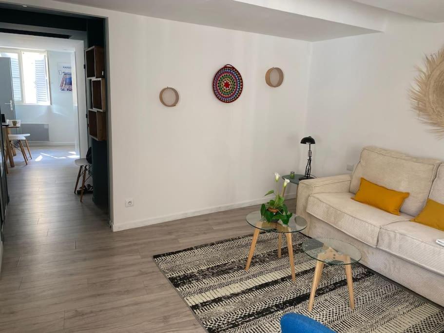 Apartment Olive, Place De Lenche Au Panier Marseilles
