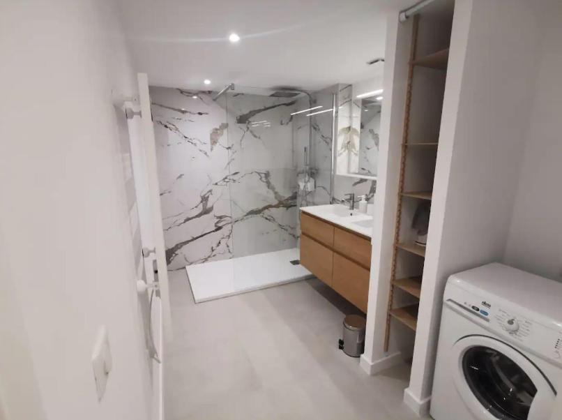 {st Fee Sur Les Toits} * Plein Centre * Clim Apartment *