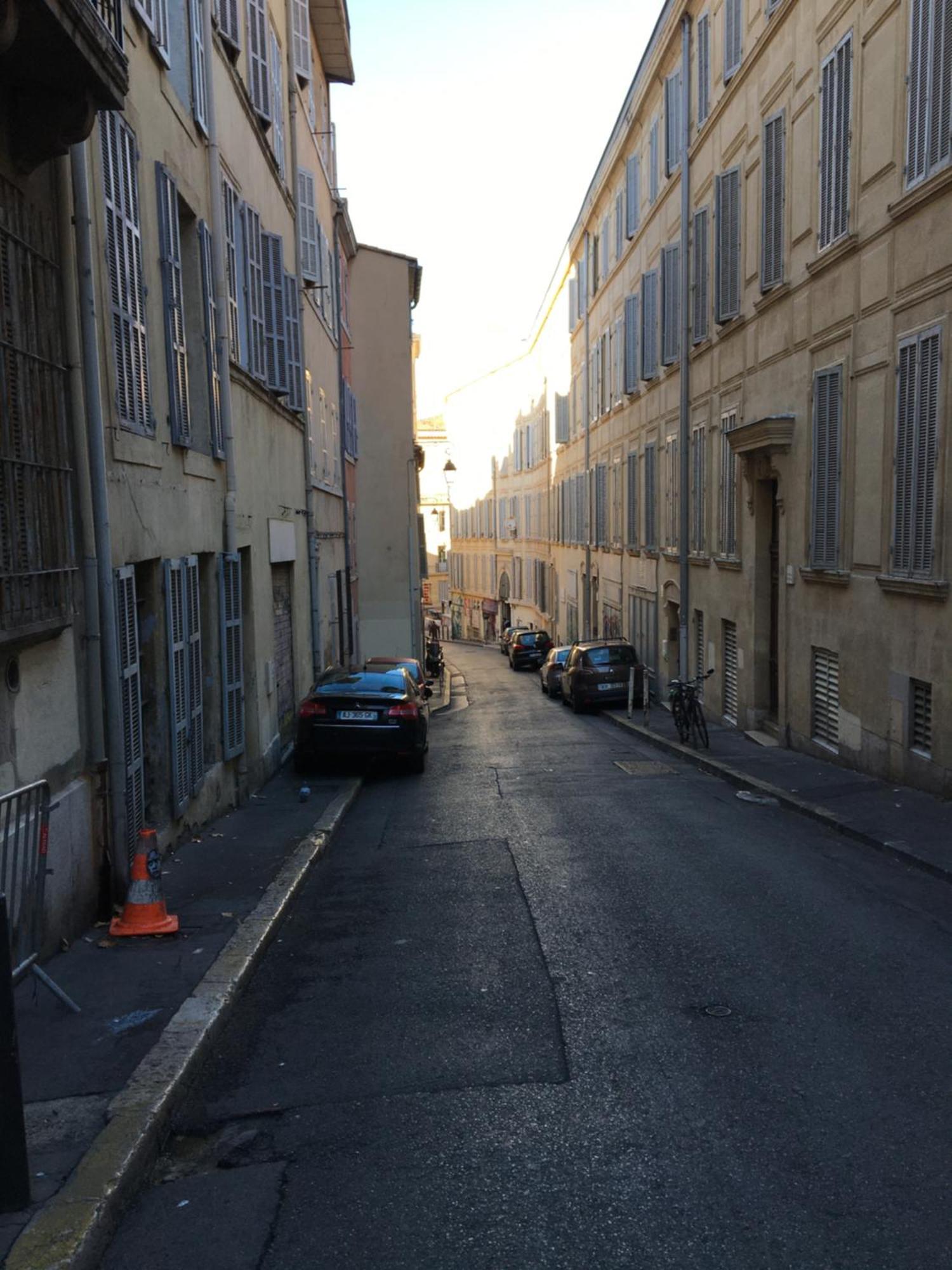 Flc-panier- Old Port 500m - T3- 2 Bedrooms -maxi 6 Guests * Marseille