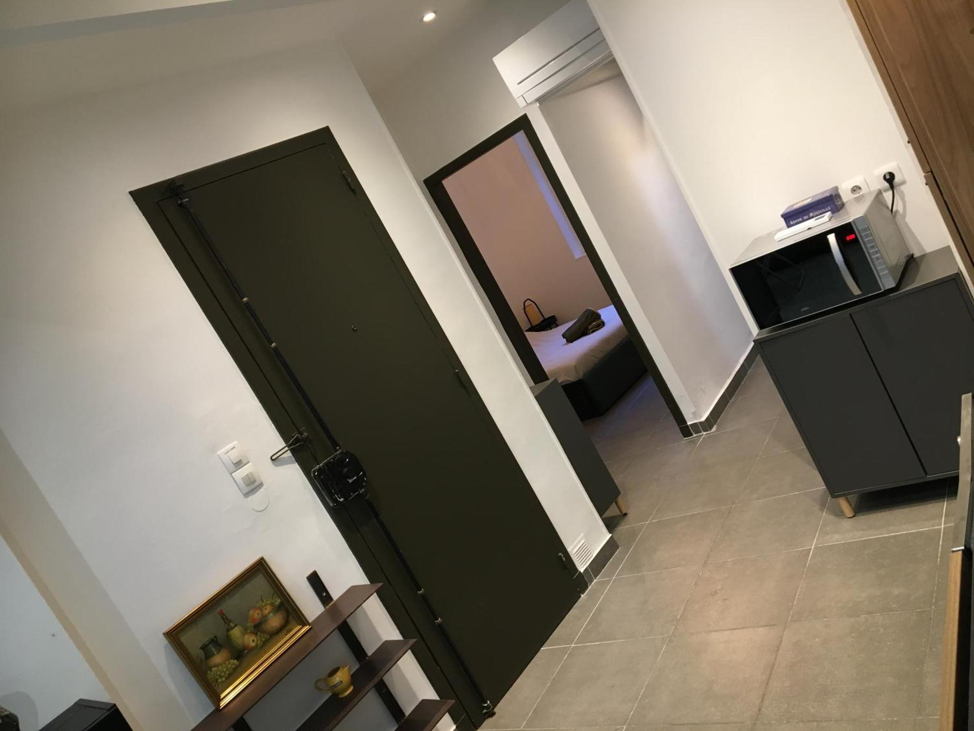 Apartment Flc-panier- Old Port 500m - T3- 2 Bedrooms -maxi 6 Guests Marseille