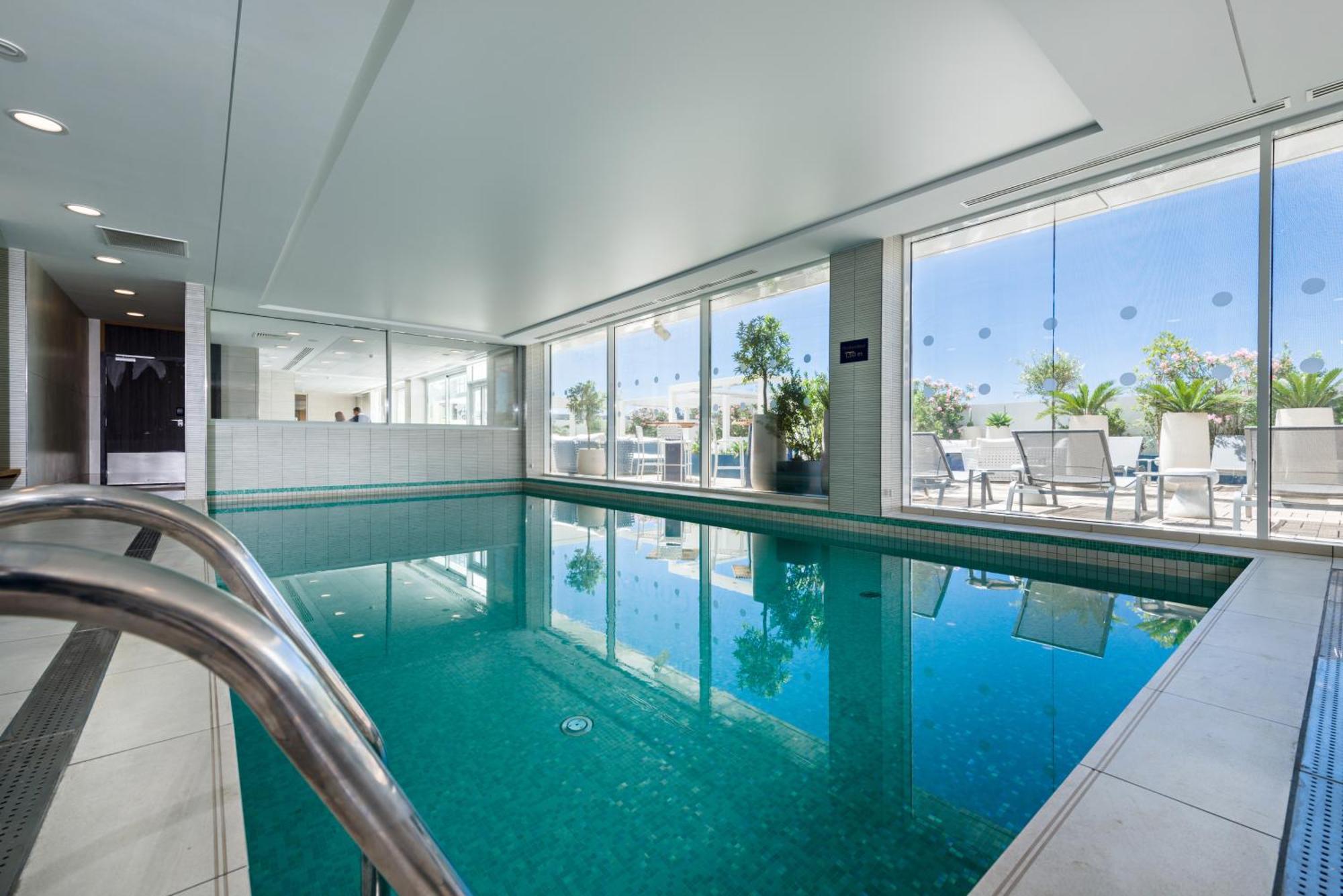 Hotel Golden Tulip Euromed 4*