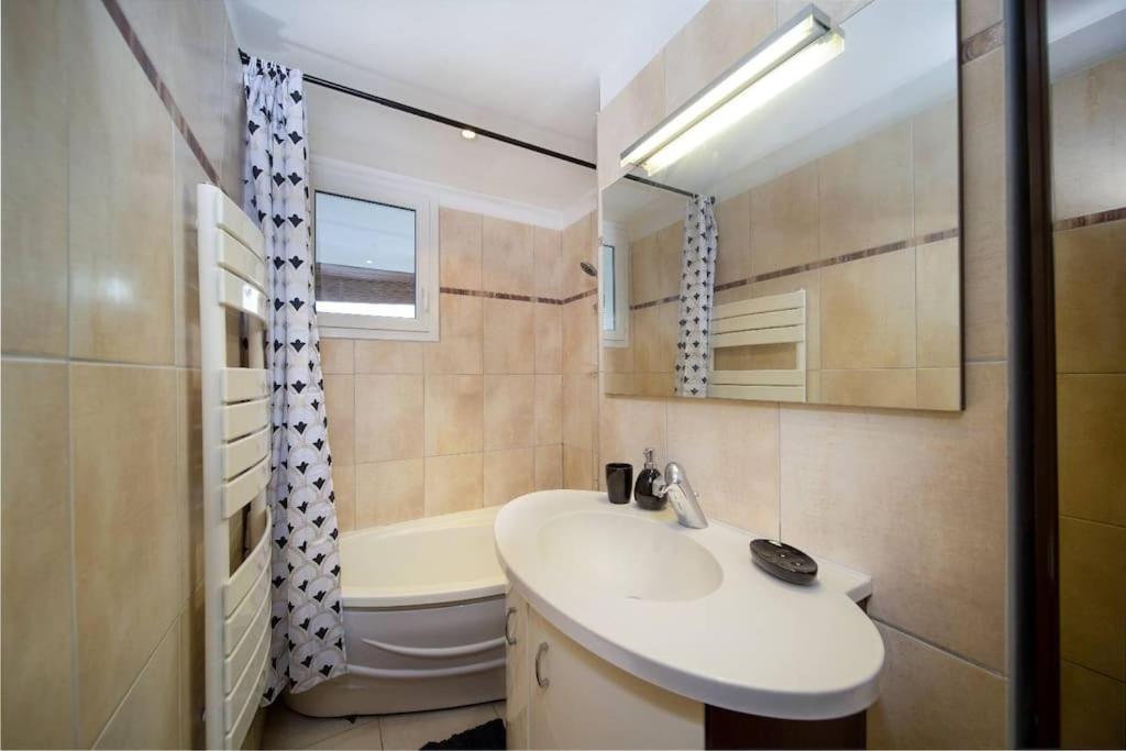 3 Avec Terrasse Et Parking Apartment Marseilles