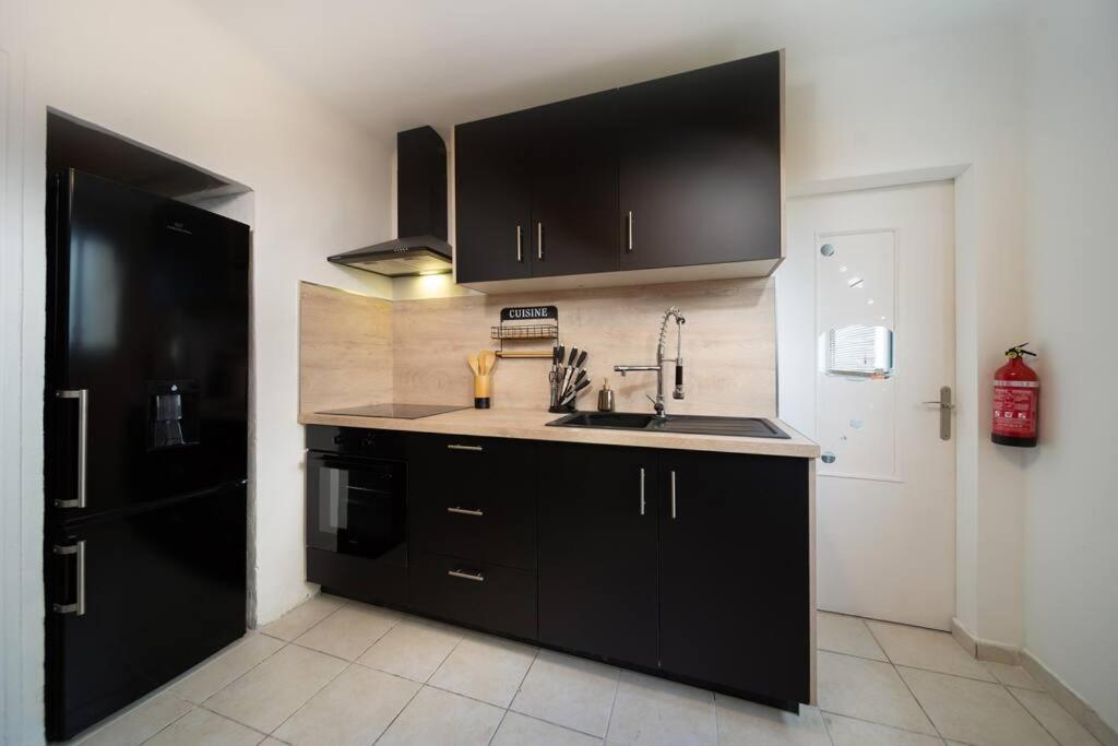 3 Avec Terrasse Et Parking Marseilles