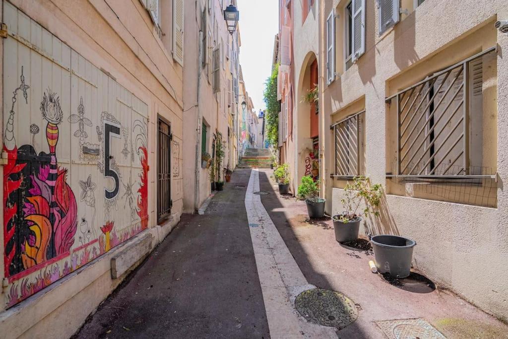 Apartment T2 Au Coeur Du Panier Marseilles