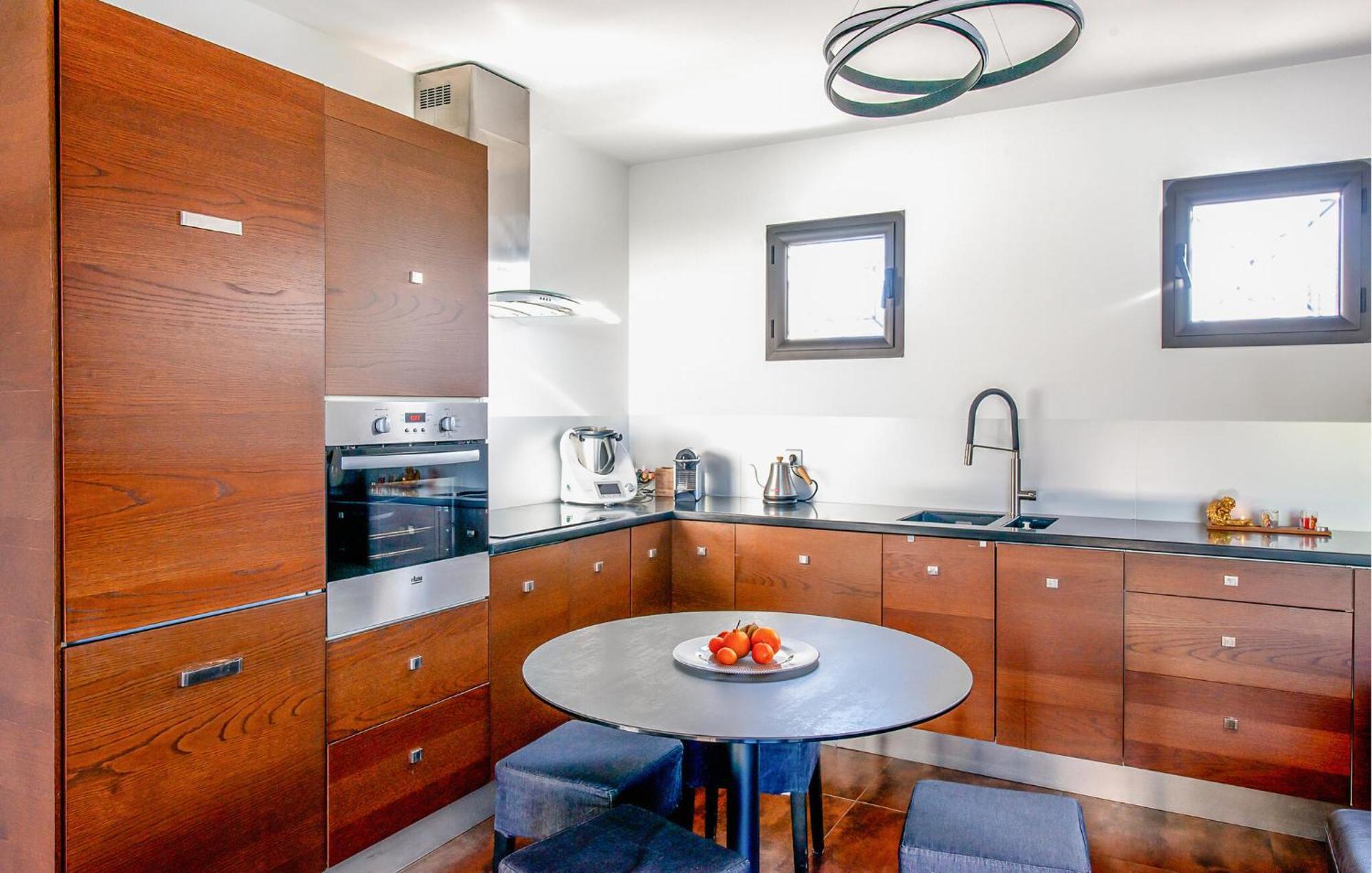 Ferienhaus Gorgeous In With Kitchen