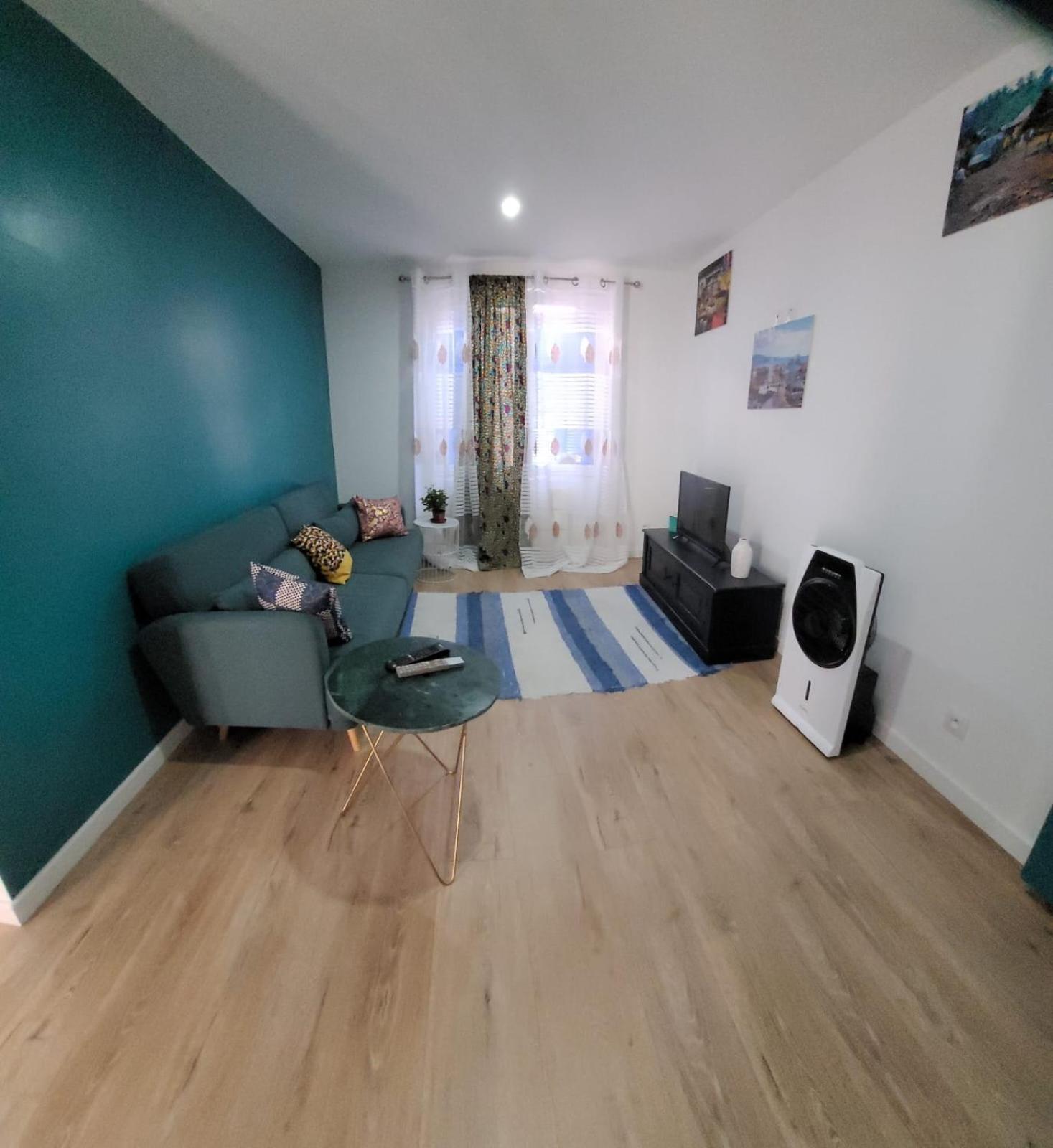 Apartment Charment T2 Quartier Createurs,metro Crs Julien. Marseilles
