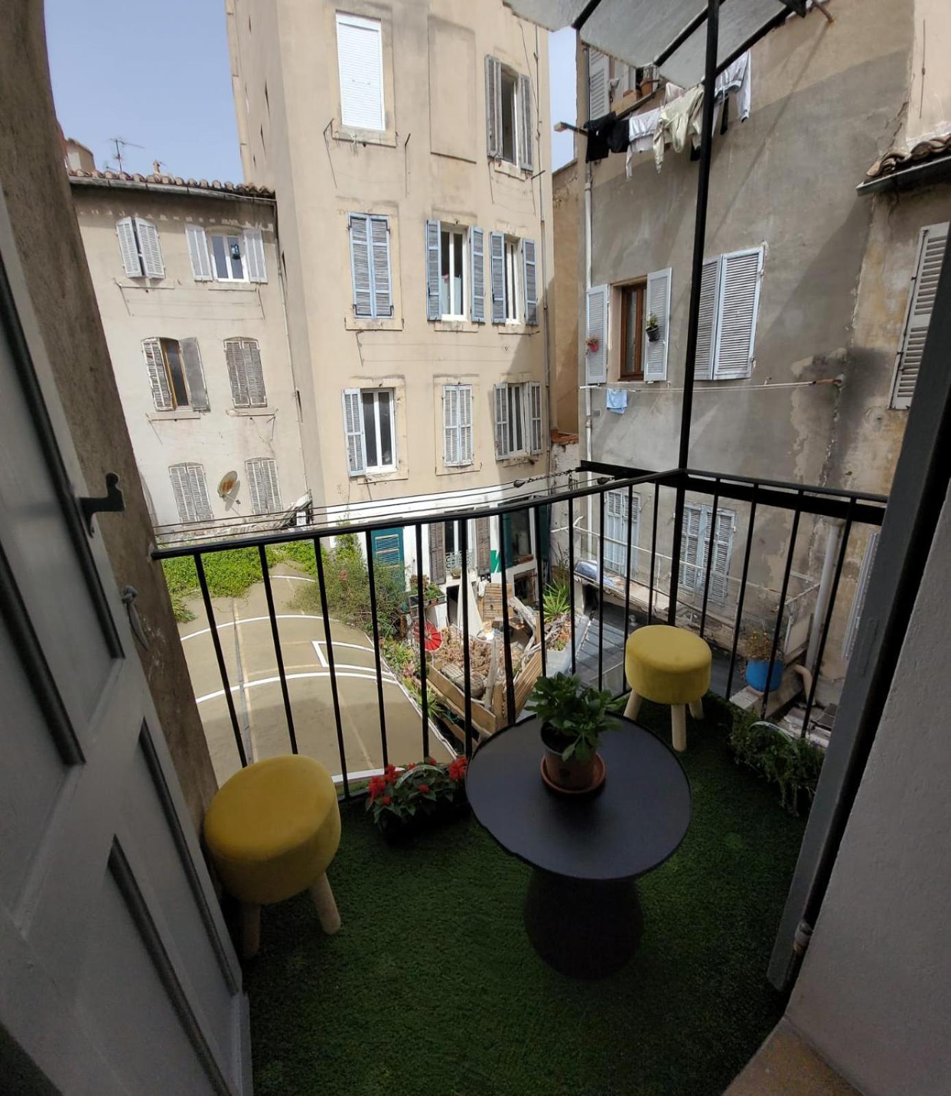 Apartment Charment T2 Quartier Createurs,metro Crs Julien. Marseilles
