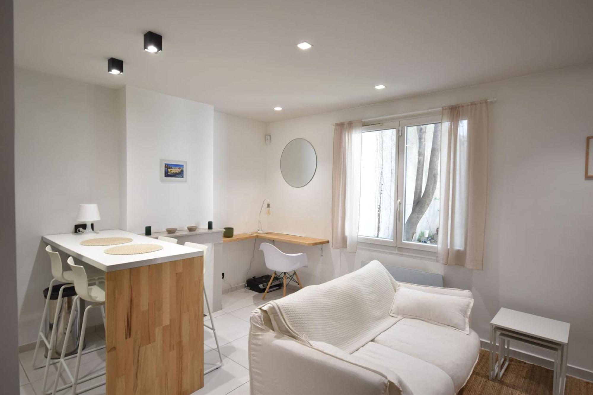 Apartment 37 M With Garden In