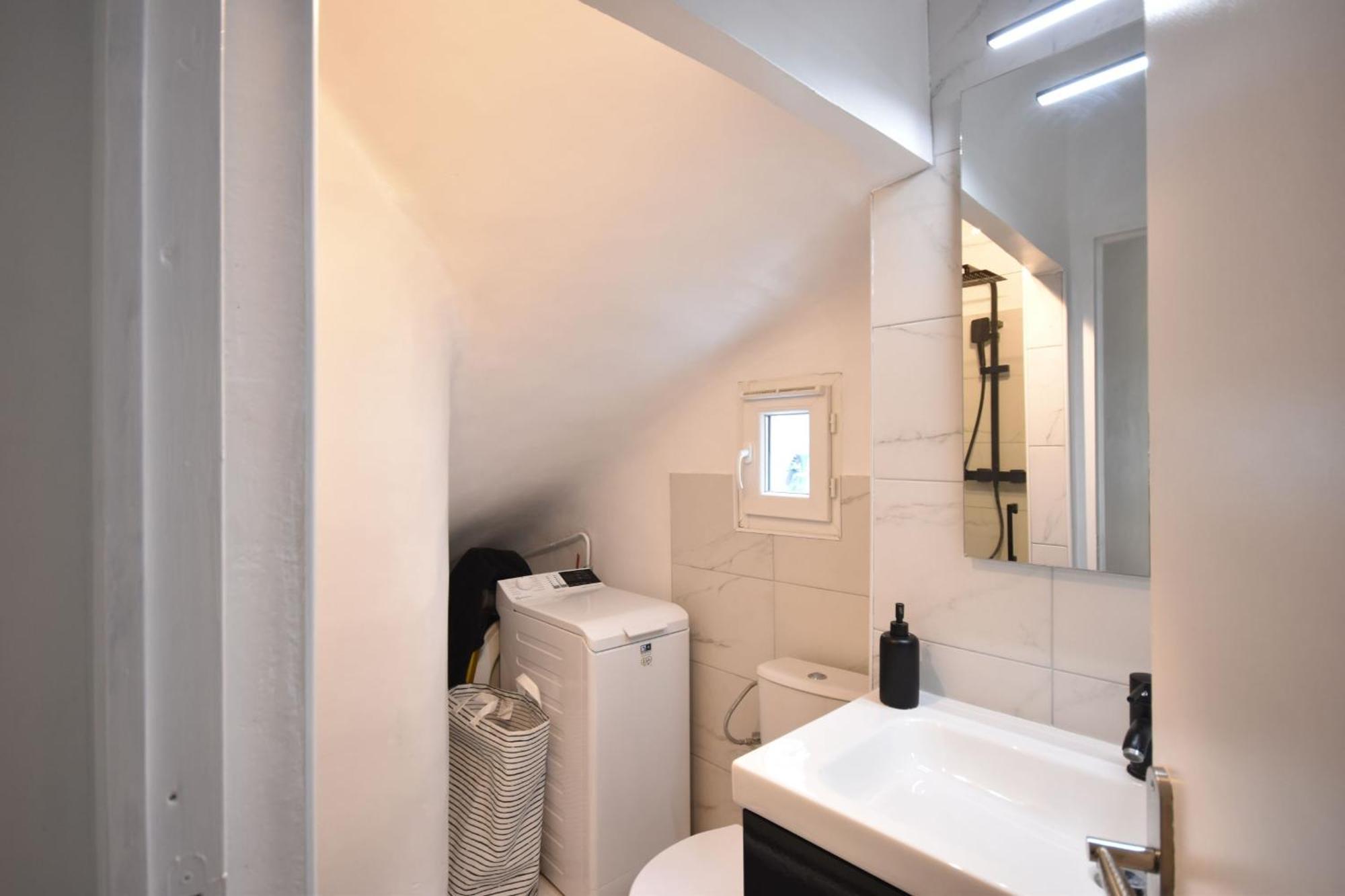 37 M With Garden In Marseille