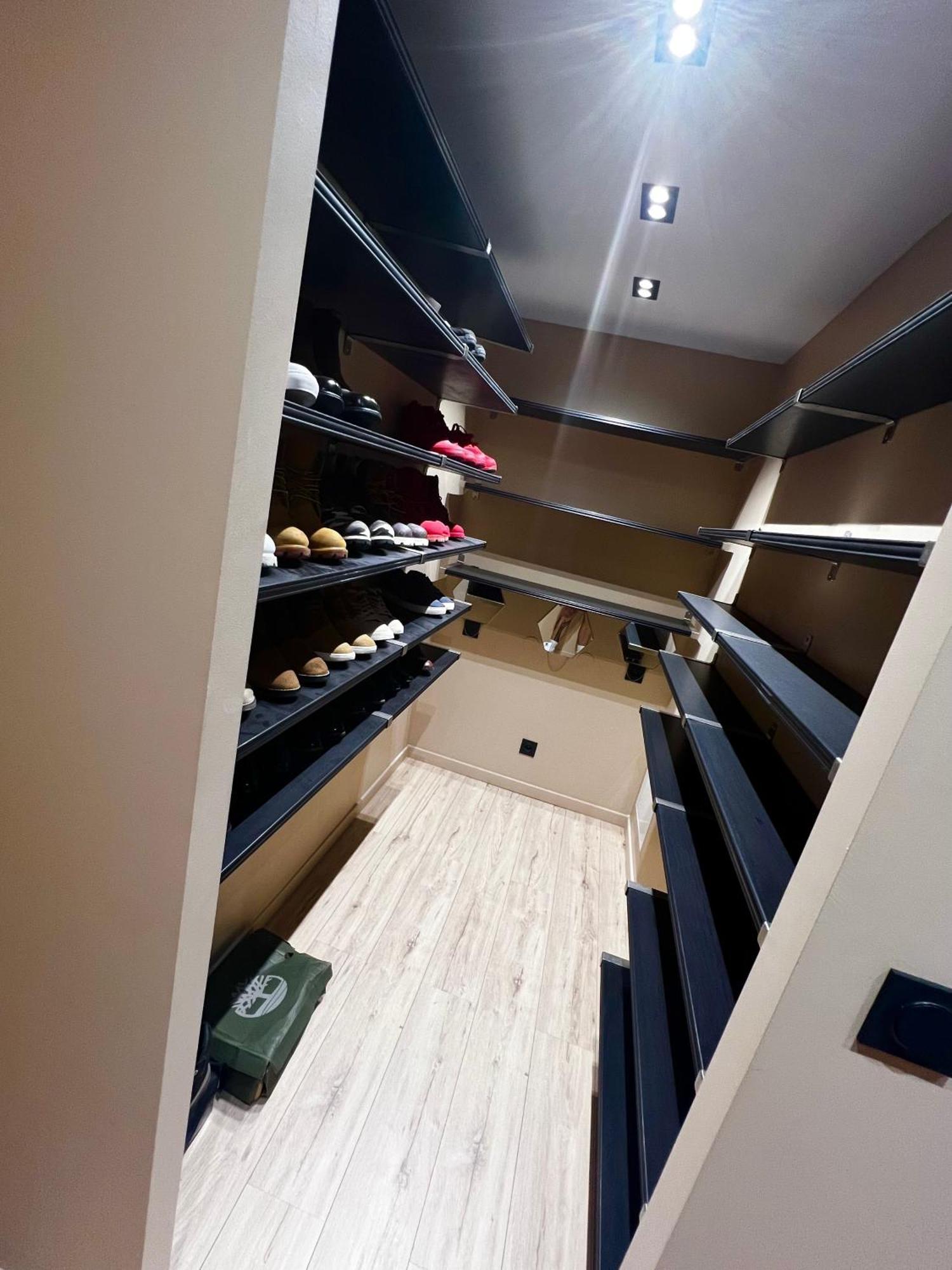 Apartment Luxueux Design Architecte Equipes 85m2 Sur 2 Niveaux 2 Terrasses De 16m2 Marseille