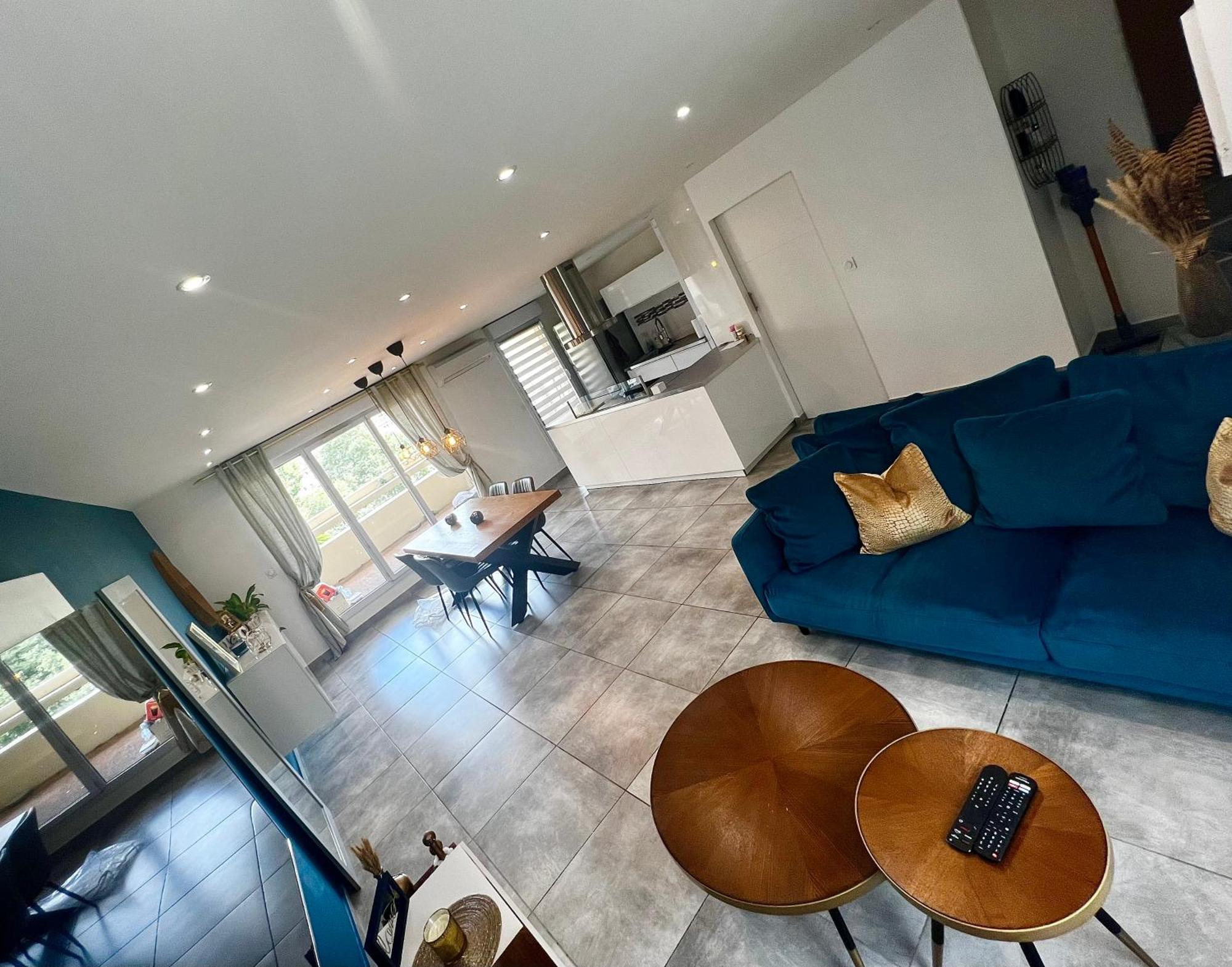 Luxueux Design Architecte Equipes 85m2 Sur 2 Niveaux 2 Terrasses De 16m2 * Marseille