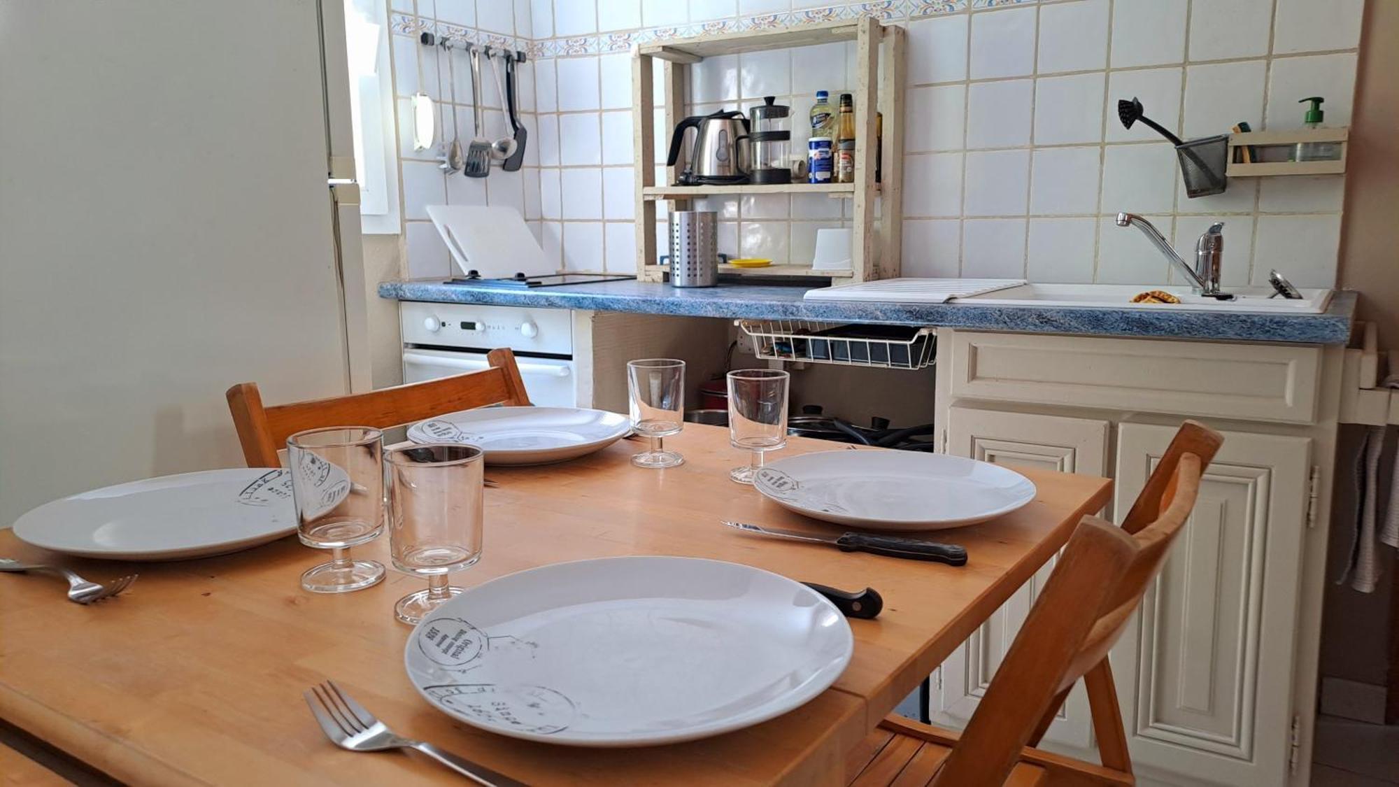 Hébergement de vacances Jolie Maisonnette En Bord De Avec Jardin Marseille