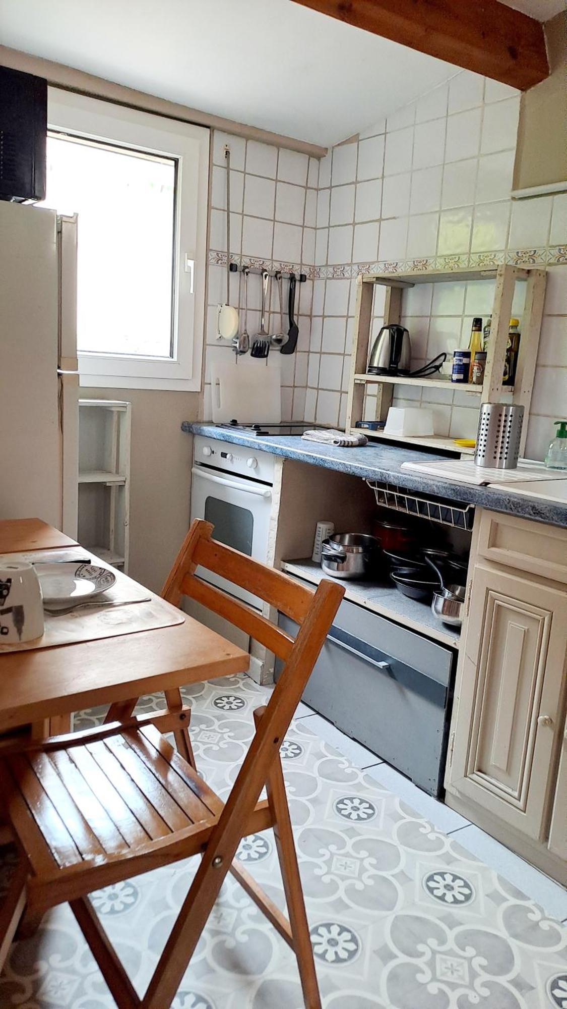 Hébergement de vacances Jolie Maisonnette En Bord De Avec Jardin *