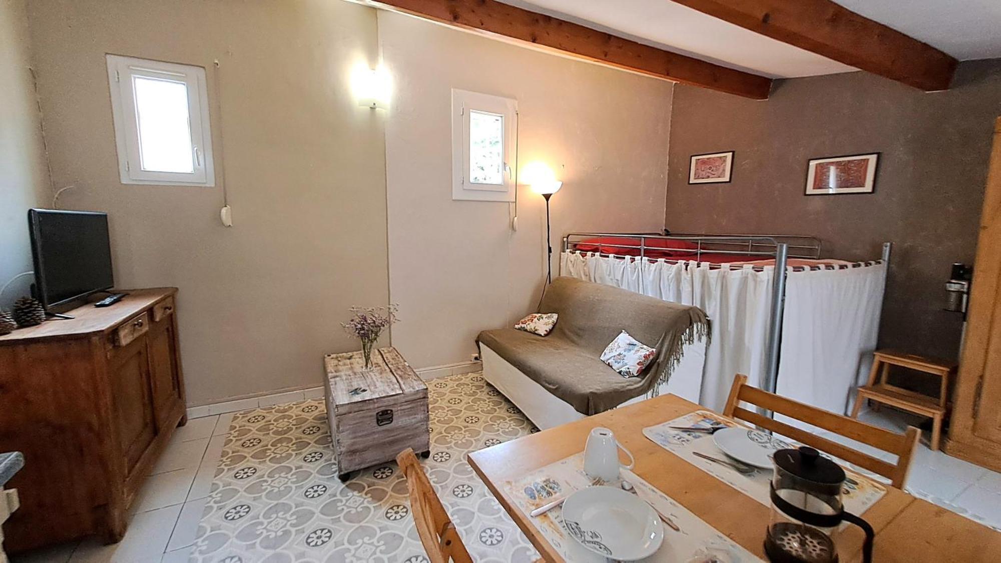 Hébergement de vacances Jolie Maisonnette En Bord De Avec Jardin Marseille