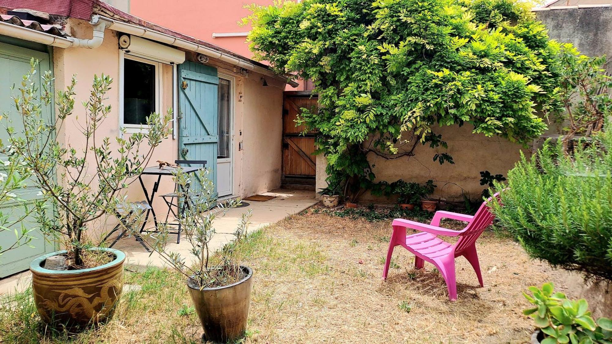 Jolie Maisonnette En Bord De Avec Jardin Hébergement de vacances *