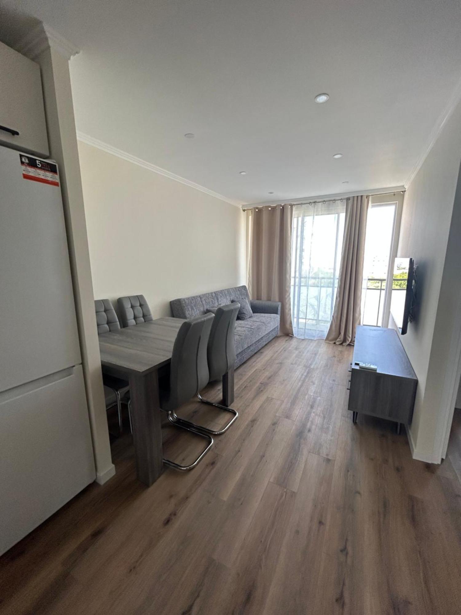 Appartement Plage, Stade Et Parking Prive Dans La *