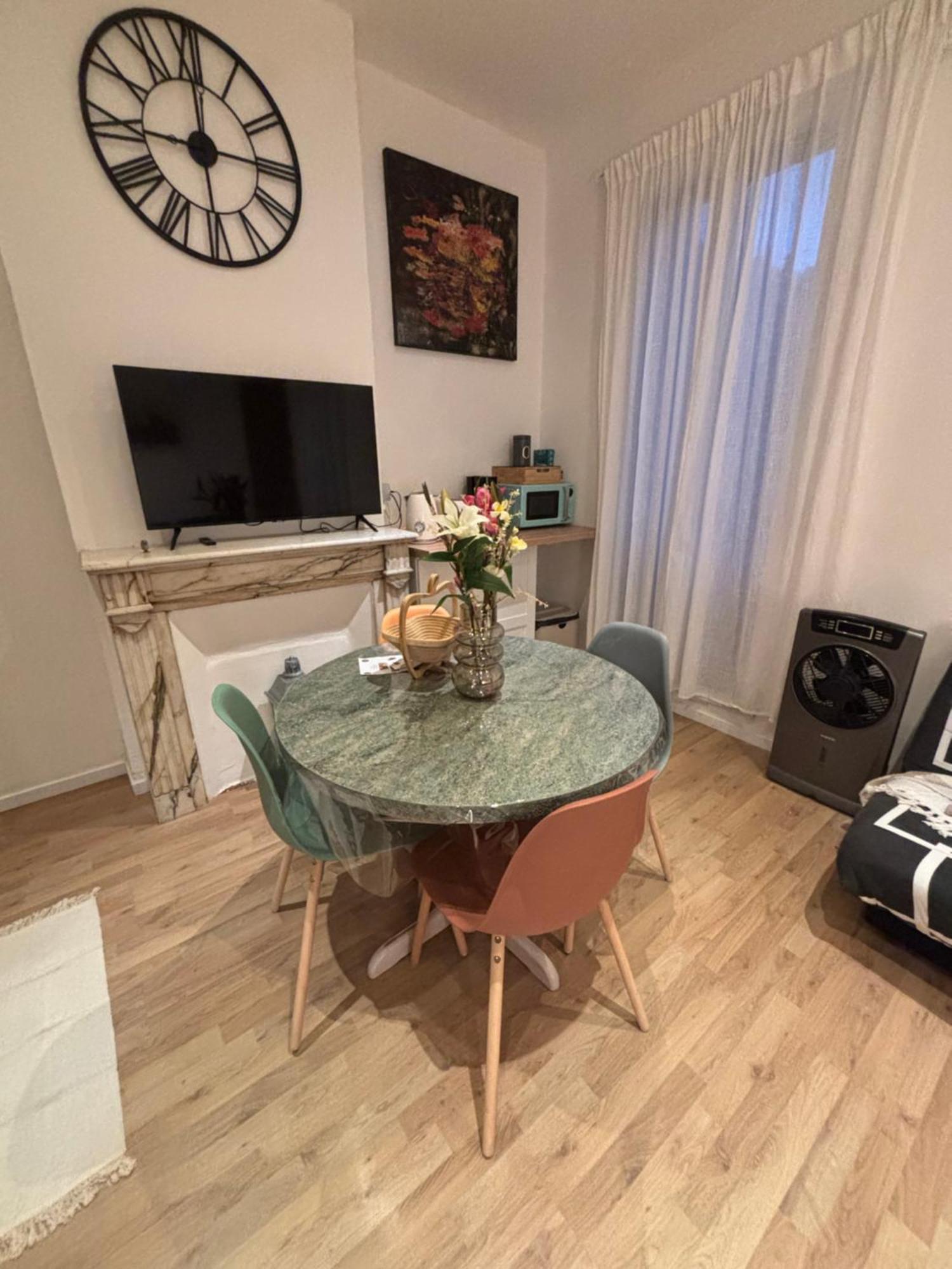 Astou Cisse Apartment Marseilles