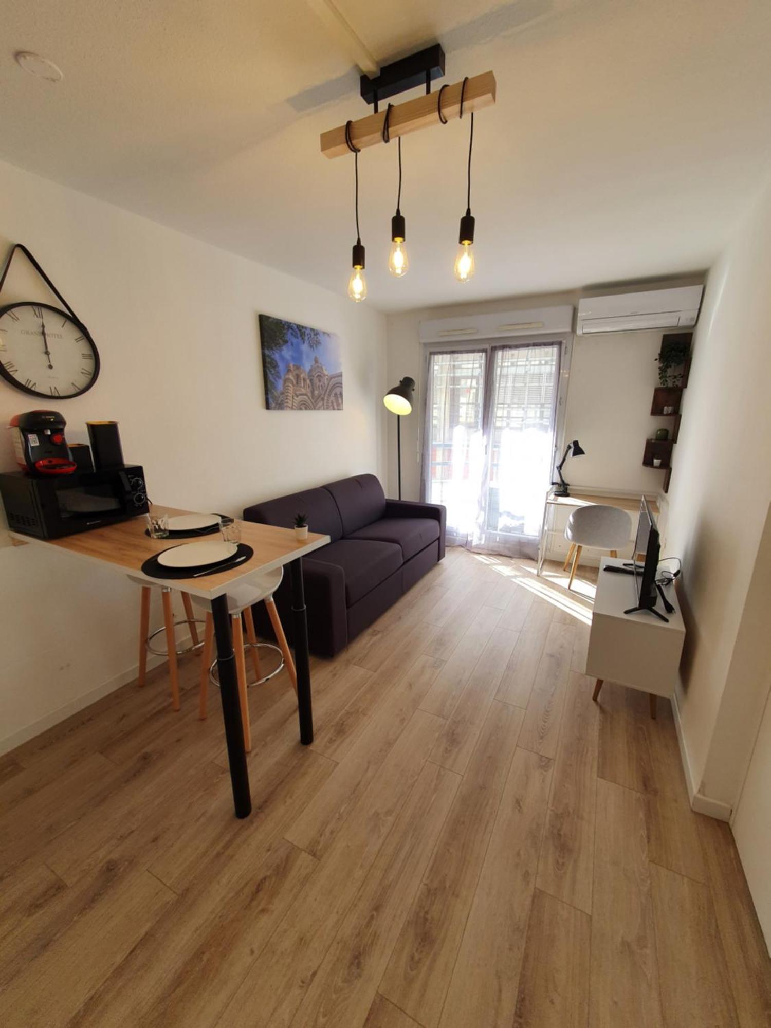 Apartment Tout Equipe A 6min De St Charles *