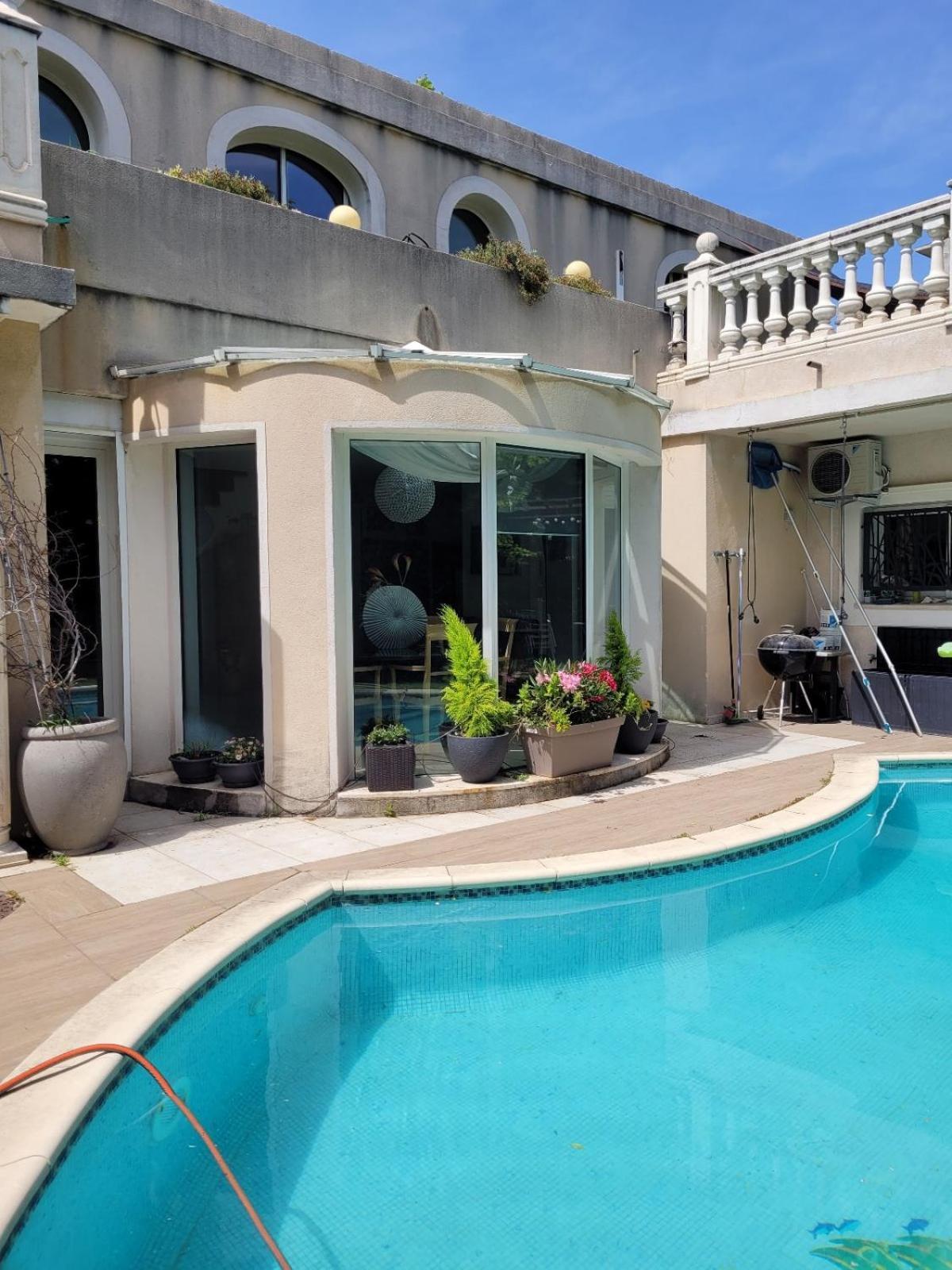 Villa Piscine Confort, Barbecue 4 Etoiles Marseille