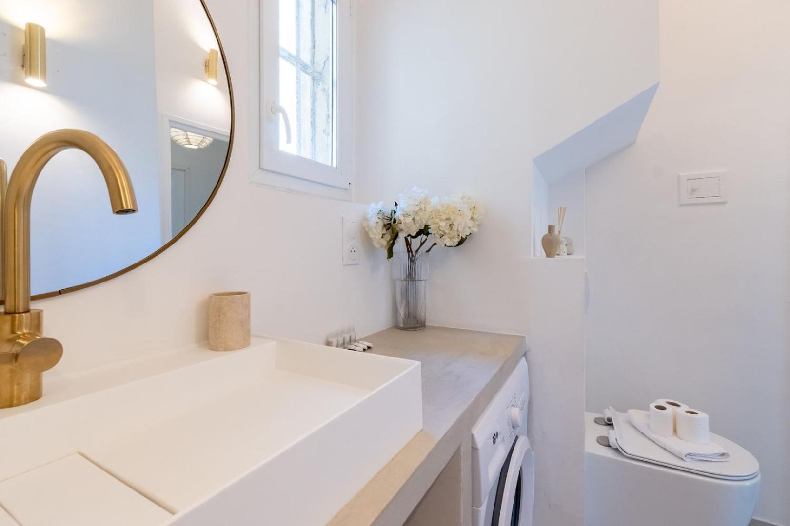 1br Cosy 2min From Old Port | By Airnest Marseille