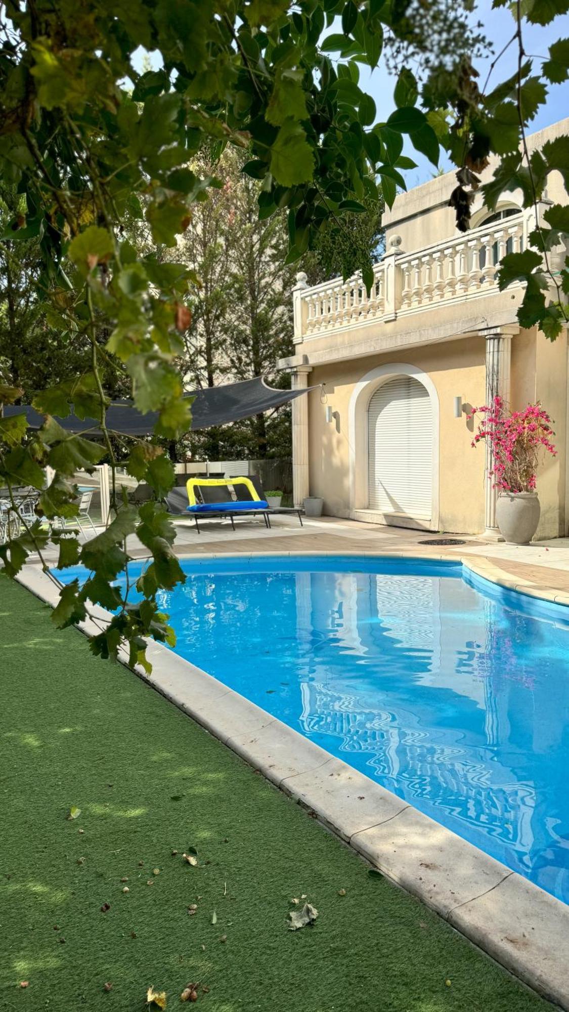 Piscine Confort, Barbecue 4 Etoiles Villa Marseille