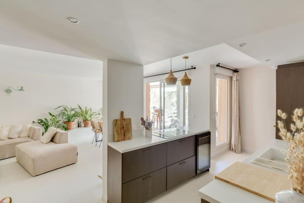 Bel Lumineux Avec Jardin, 3 Pour 6 Personnes * Marseille