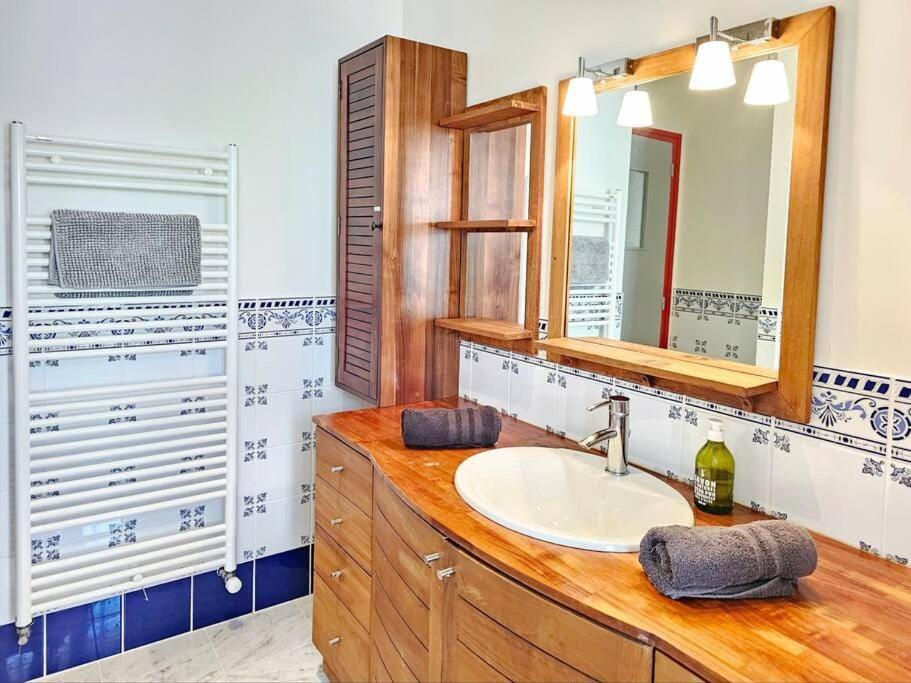 3 Bedroom With Beautiful View Old Port * Marseille