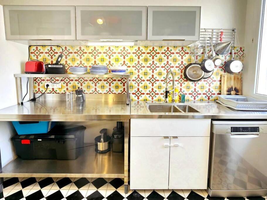 3 Bedroom With Beautiful View Old Port Marseille