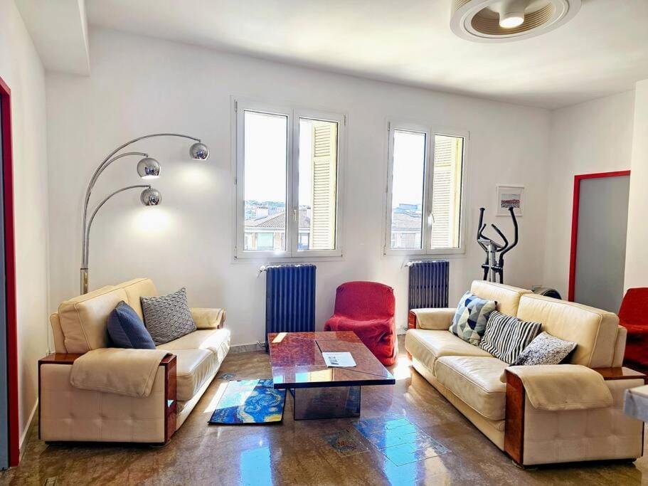 3 Bedroom With Beautiful View Old Port Appartement *