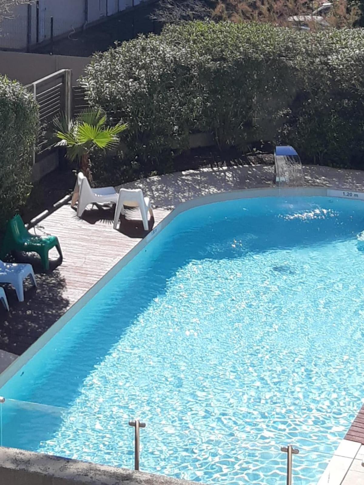 Beau Prado Parc Piscine Stade
