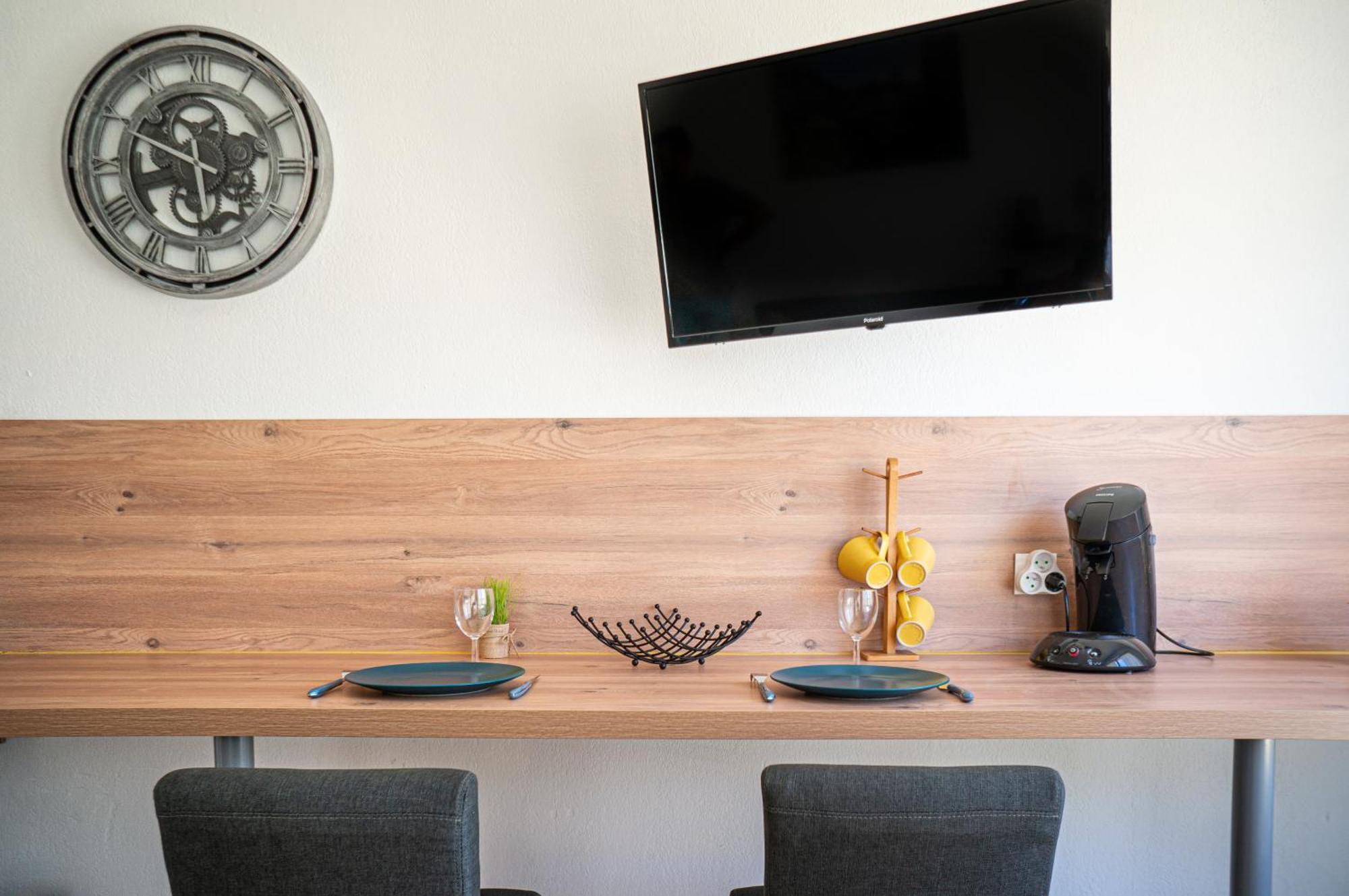 Apartment Equipe Parking A 6min De La Gare St Charles Marseille