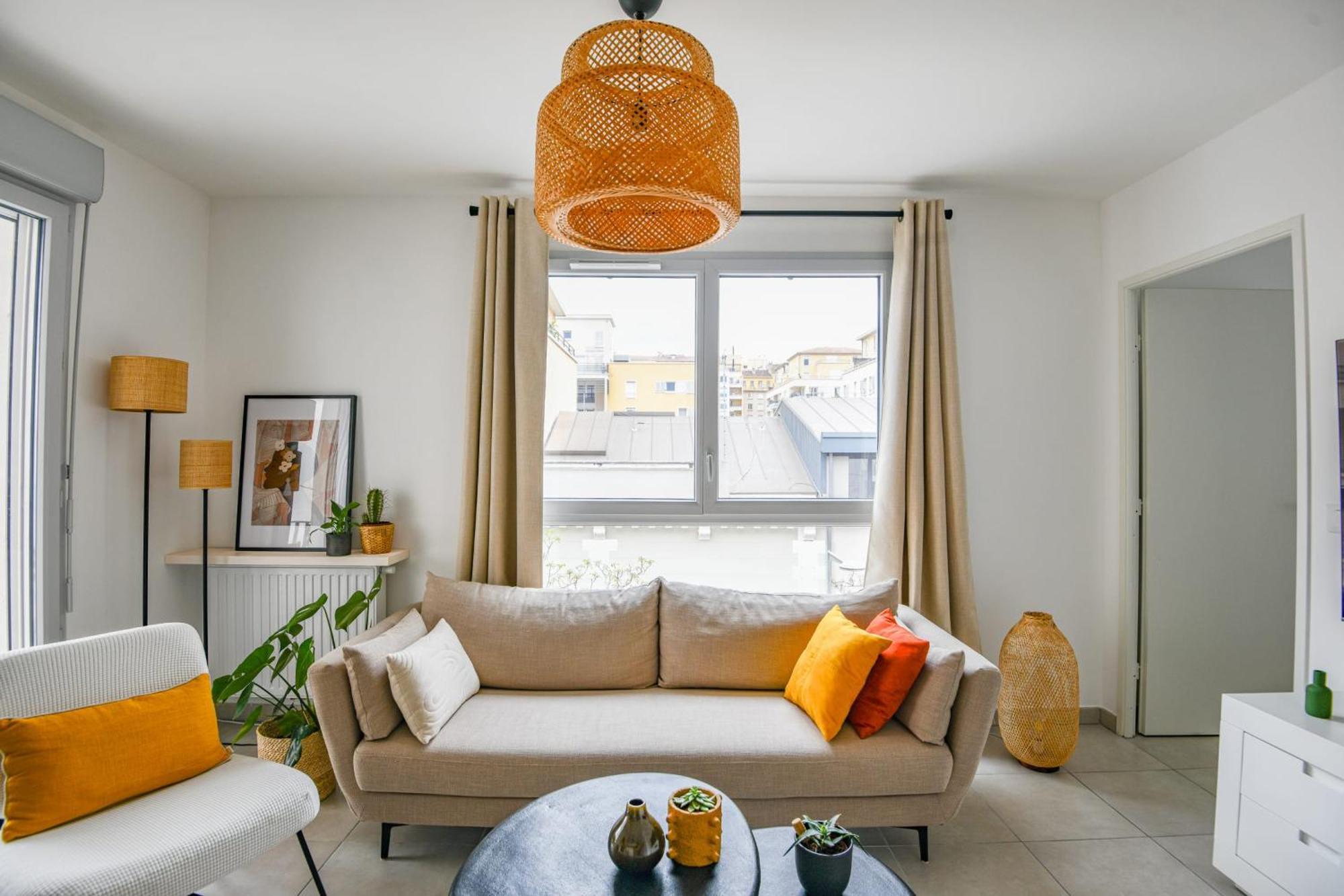 1 Ch Avec Balcon Et Parking A La Joliette Apartment *