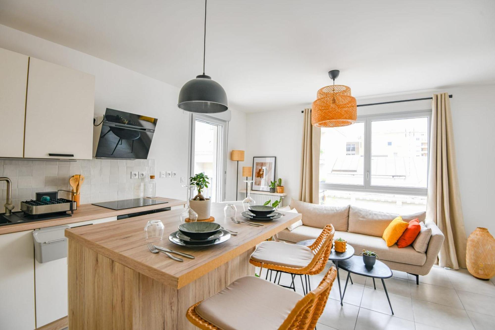 Apartment 1 Ch Avec Balcon Et Parking A La Joliette
