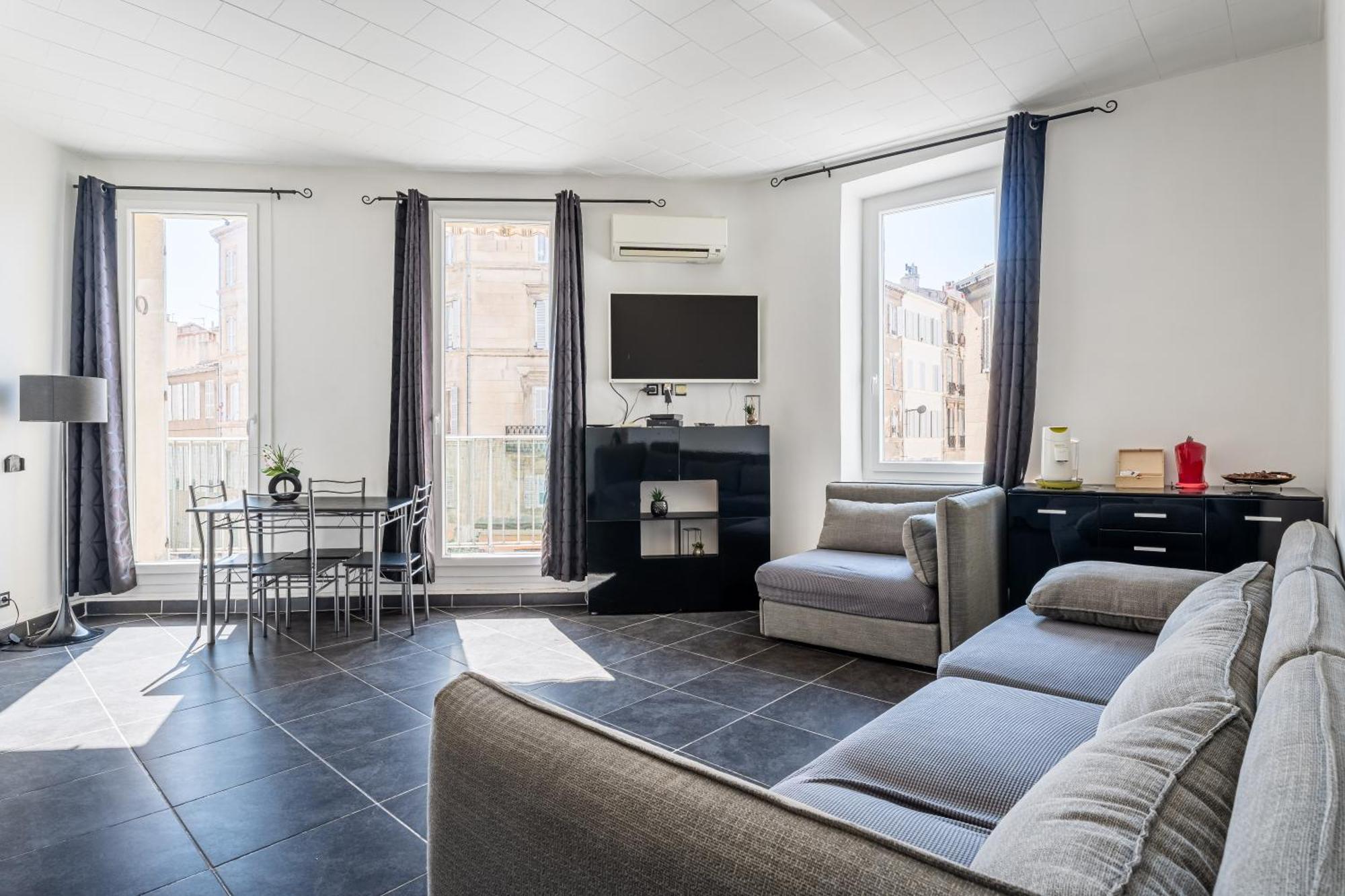 Apartment Lumineux Au Coeur De Avec Balcon Prive Marseille