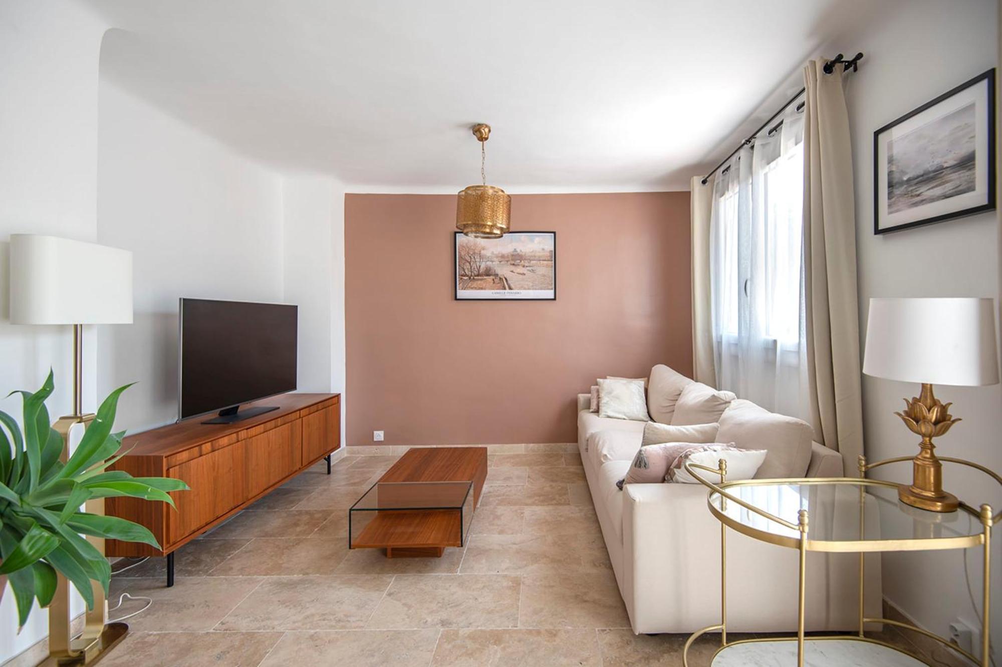 Beautiful Of 65 M2 In The 8th Marseille