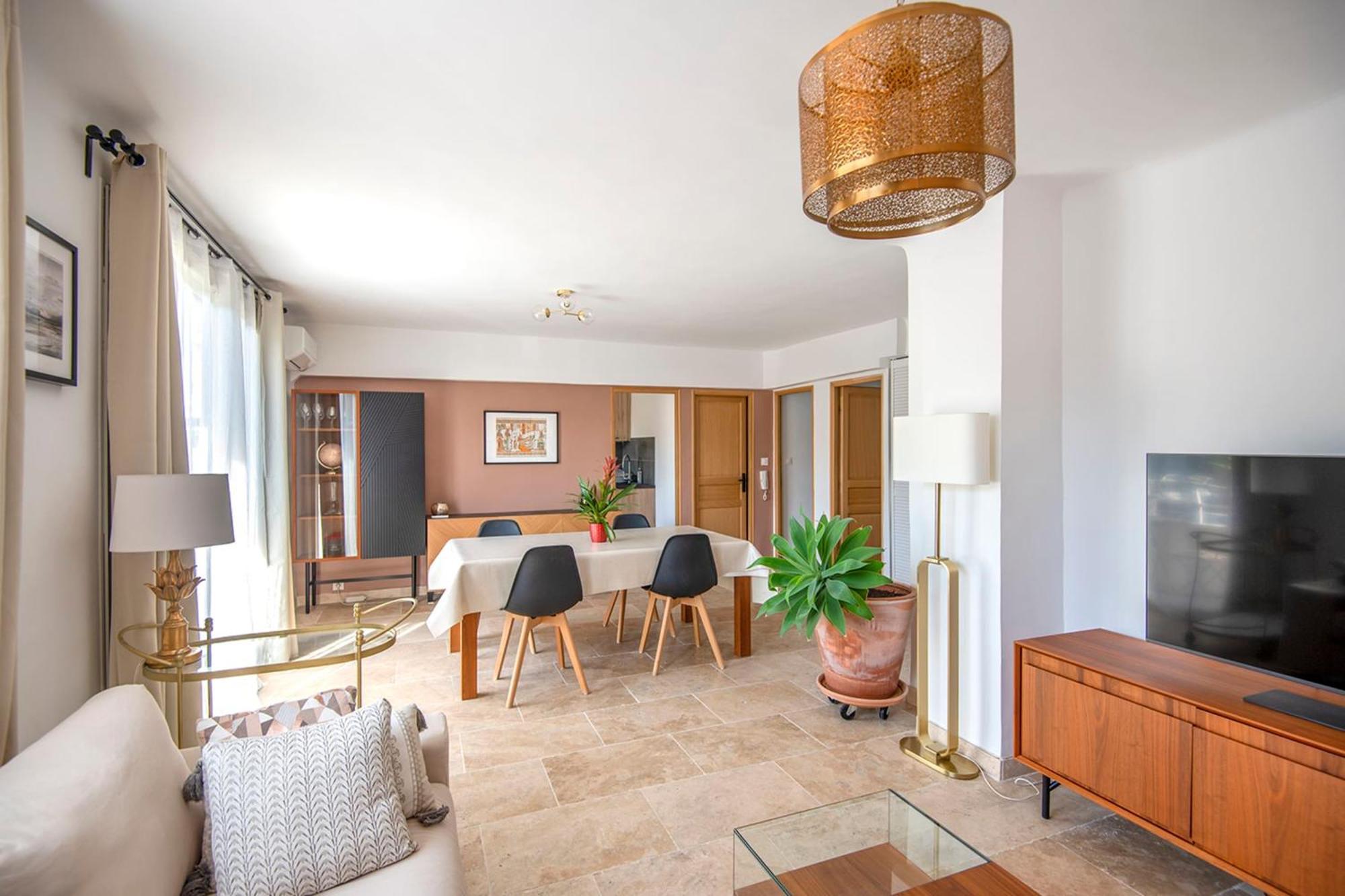 Beautiful Of 65 M2 In The 8th Apartment