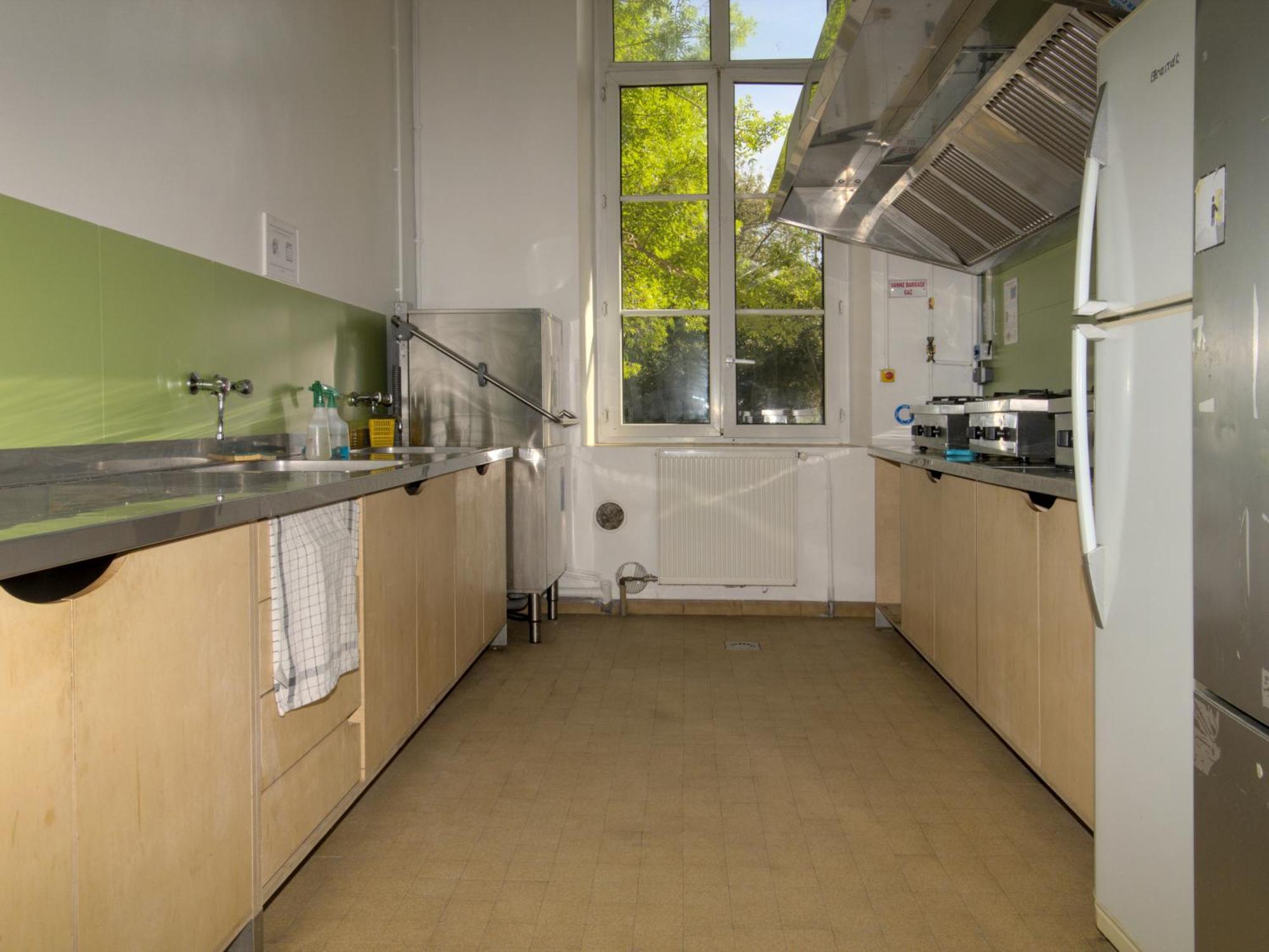 Hi Bois-luzy Hostel Marseilles