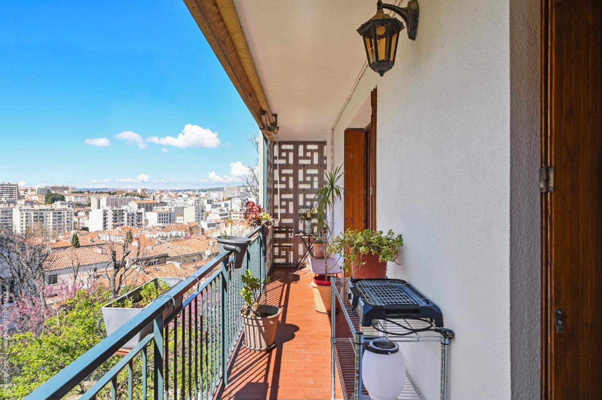 Balcon Filant, Calme & Parking Appartement