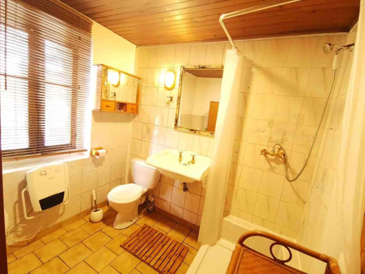 Atypical Forest House With Jacuzzi Hébergement de vacances Marseille
