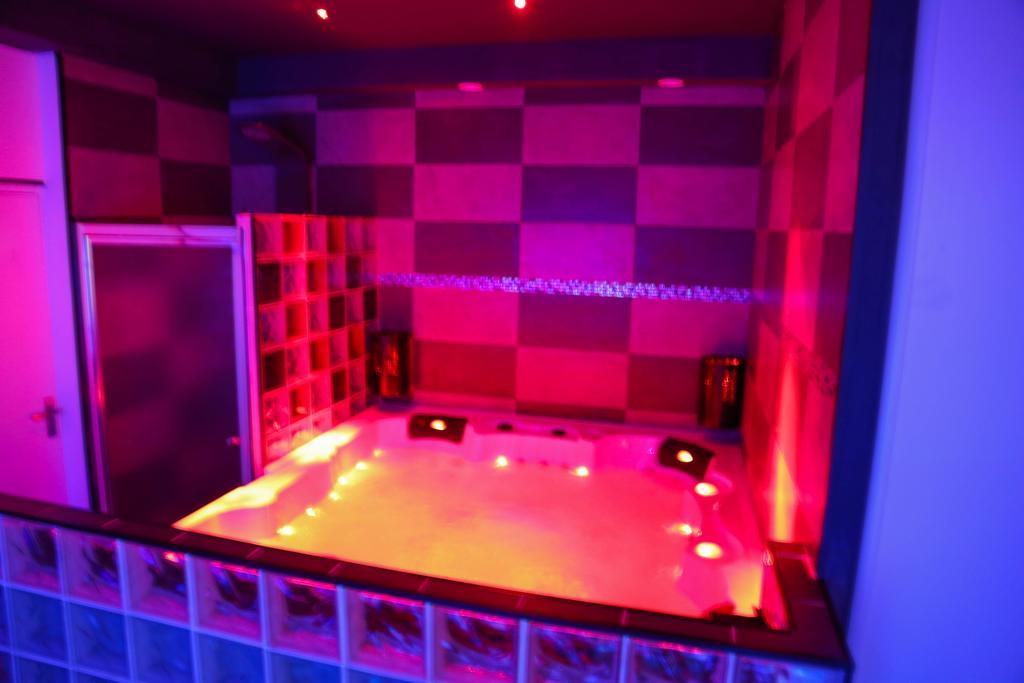 Apartment Red *