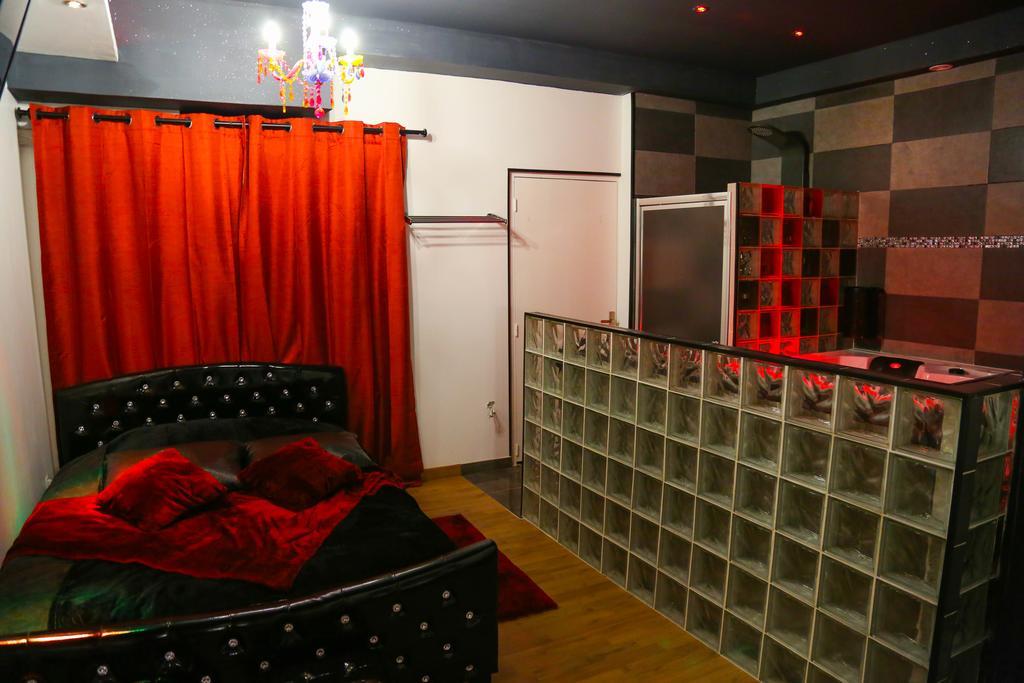 Red Apartment *